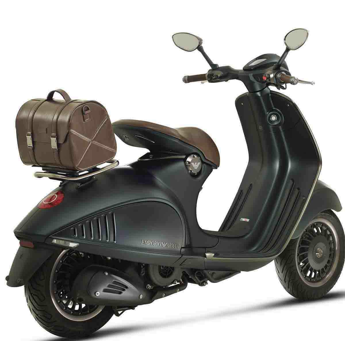 Vespa 946 Emporio Armani